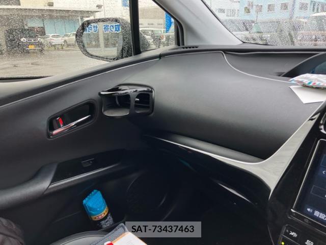 Toyota PRIUS 2020-11 7223778-10