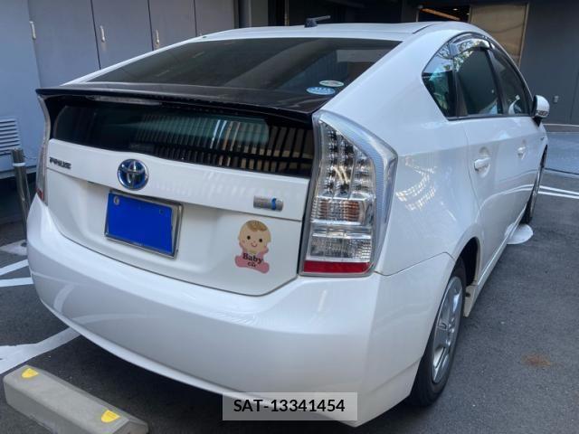 Toyota PRIUS 2010-03 7217901-3