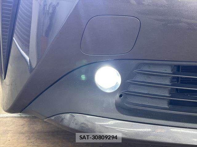 Toyota PRIUS 2019-03 7223762-13