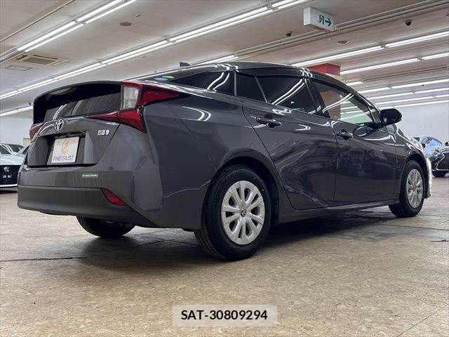 Toyota PRIUS 2019-03 7223762-19