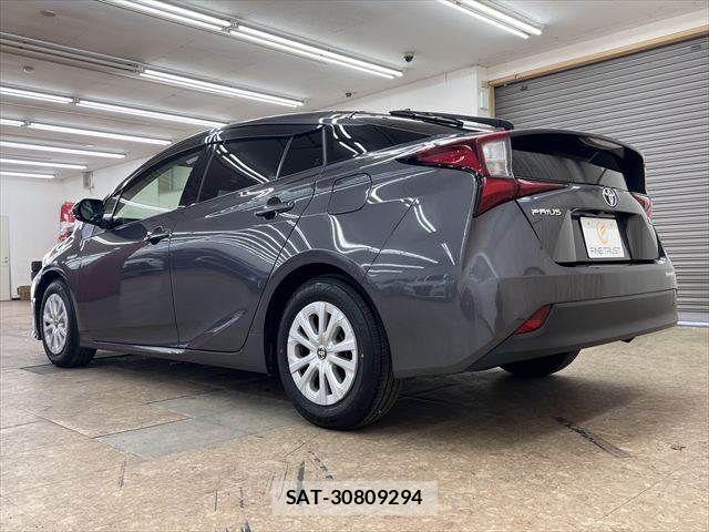 Toyota PRIUS 2019-03 7223762-20