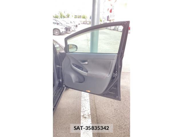 Toyota PRIUS 2010-03 7216330-10