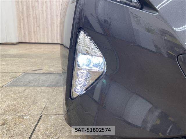 Toyota PRIUS 2016-04 7223700-29