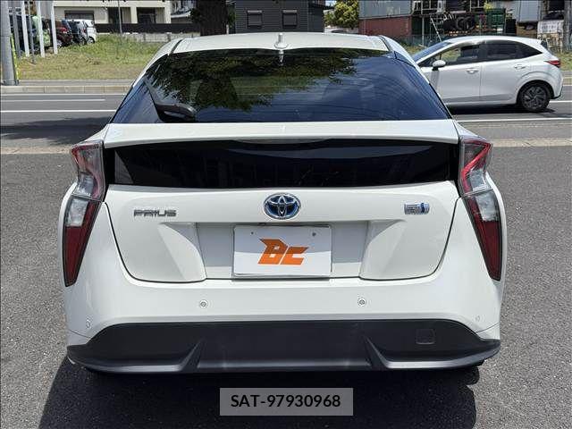 Toyota PRIUS 2016-01 7223687-22
