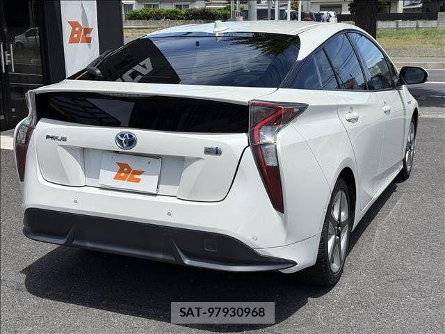 Toyota PRIUS 2016-01 7223687-23