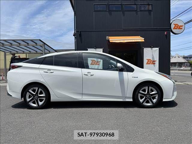 Toyota PRIUS 2016-01 7223687-6