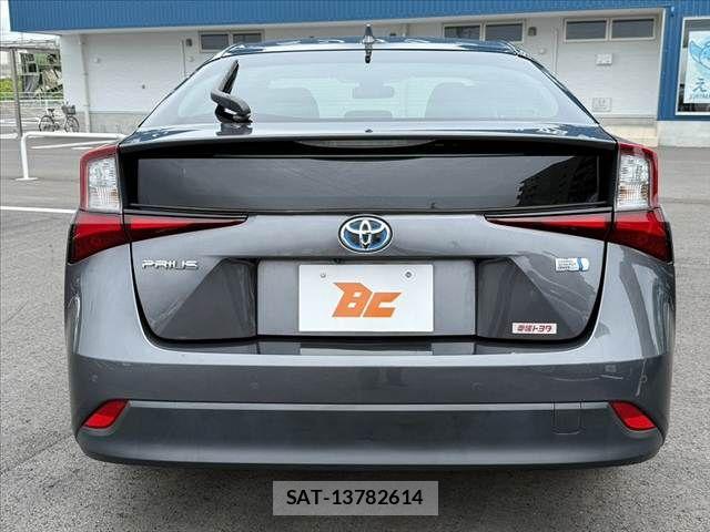 Toyota PRIUS 2021-06 7223787-13