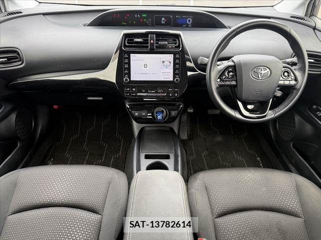 Toyota PRIUS 2021-06 7223787-1