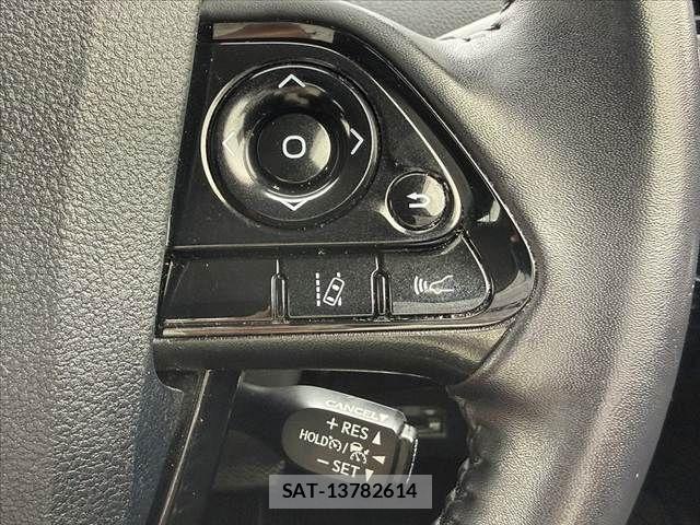 Toyota PRIUS 2021-06 7223787-4