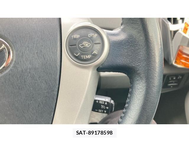 Toyota PRIUS 2011-06 7223633-12