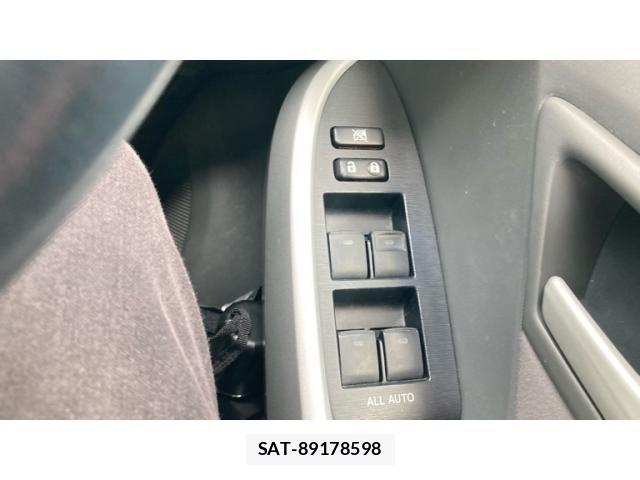 Toyota PRIUS 2011-06 7223633-13