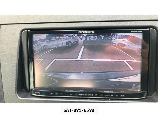 Toyota PRIUS 2011-06 7223633-15