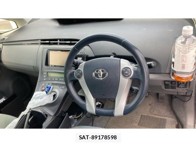 Toyota PRIUS 2011-06 7223633-5