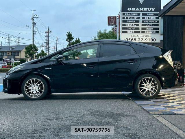 Toyota PRIUS 2013-03 7216339-12