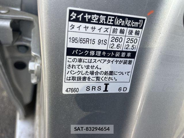 Toyota PRIUS 2019-07 7223774-16