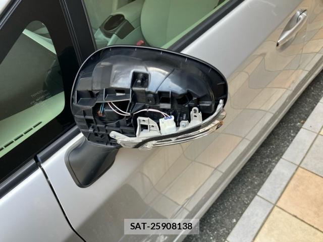Toyota PRIUS 2012-07 7223645-9