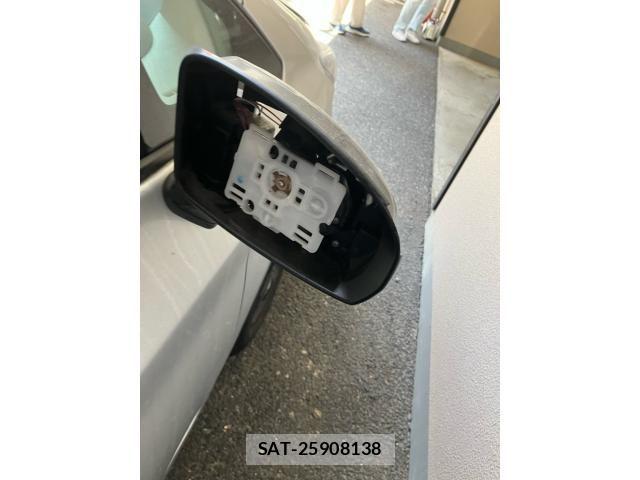Toyota PRIUS 2012-07 7223645-13