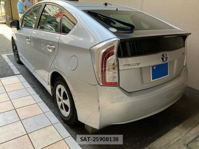 Toyota PRIUS 2012-07 7223645-1
