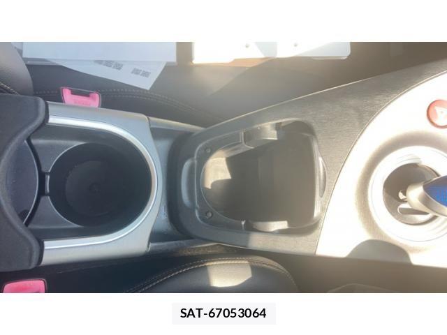 Toyota PRIUS 2012-10 7223654-17