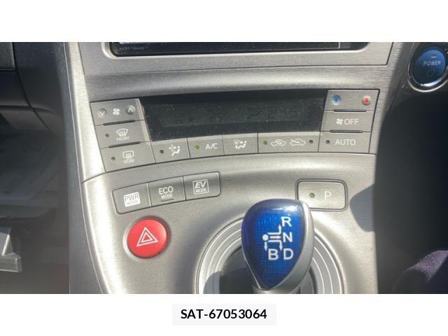 Toyota PRIUS 2012-10 7223654-18