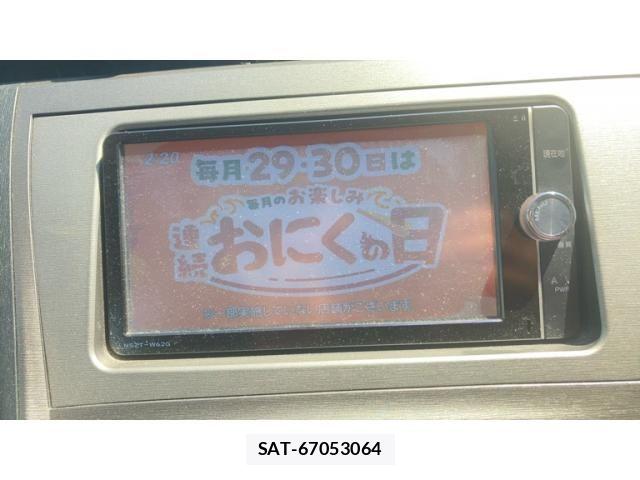 Toyota PRIUS 2012-10 7223654-19