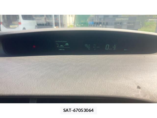 Toyota PRIUS 2012-10 7223654-22