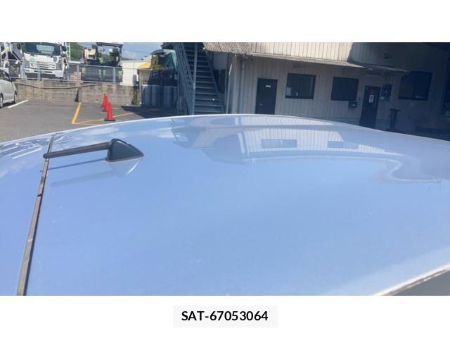 Toyota PRIUS 2012-10 7223654-24