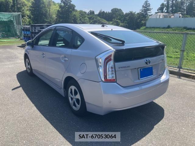 Toyota PRIUS 2012-10 7223654-3
