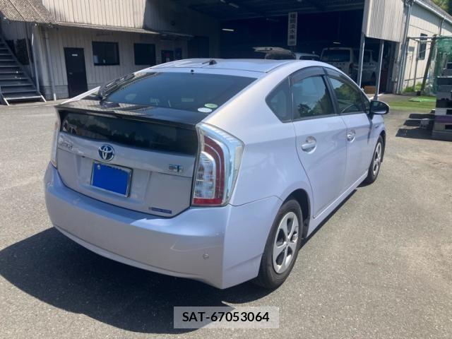 Toyota PRIUS 2012-10 7223654-4