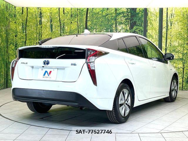 Toyota PRIUS 2016-06 7223698-16