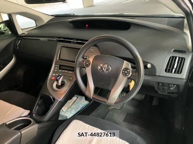 Toyota PRIUS 2012-02 7223641-14