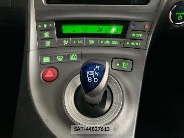 Toyota PRIUS 2012-02 7223641-18