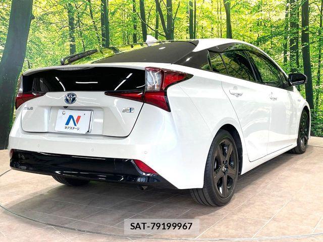 Toyota PRIUS 2019-04 7223758-16