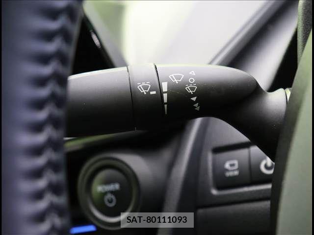 Toyota PRIUS 2023-04 7223812-15