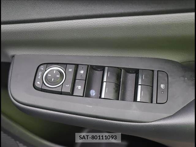 Toyota PRIUS 2023-04 7223812-17