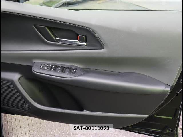 Toyota PRIUS 2023-04 7223812-22