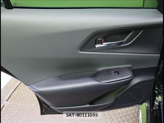 Toyota PRIUS 2023-04 7223812-28