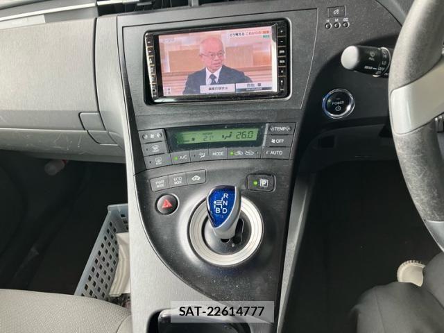 Toyota PRIUS 2010-03 7216332-11