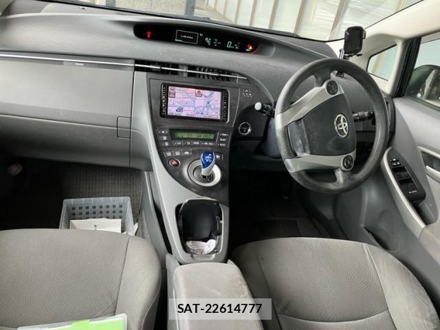 Toyota PRIUS 2010-03 7216332-15