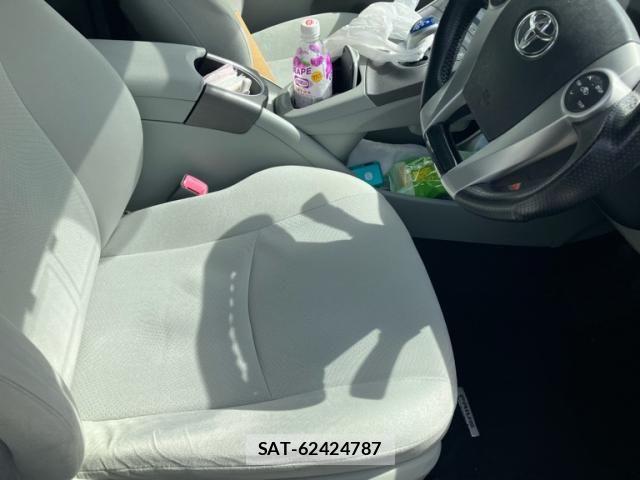 Toyota PRIUS 2012-03 7218179-8