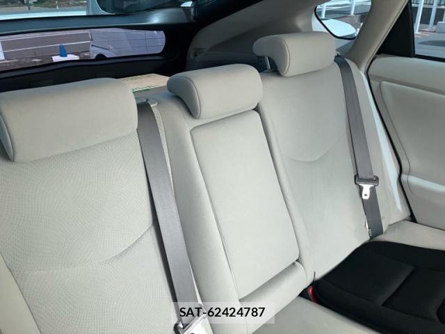 Toyota PRIUS 2012-03 7218179-9
