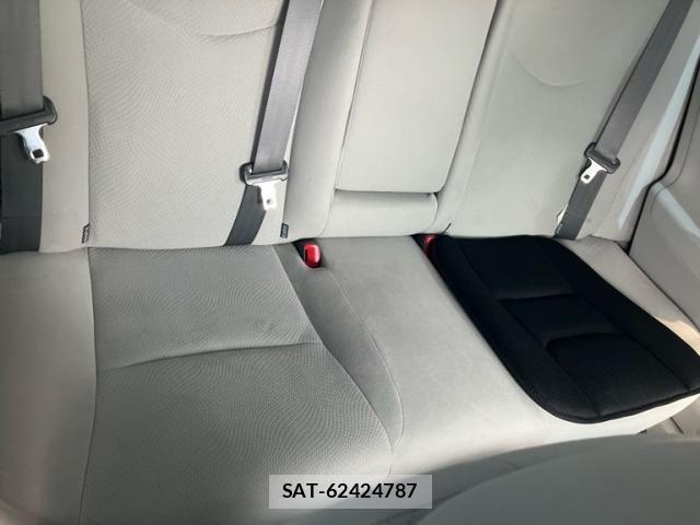 Toyota PRIUS 2012-03 7218179-10