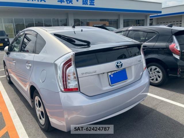Toyota PRIUS 2012-03 7218179-3