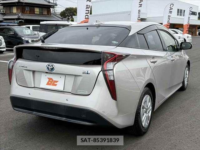 Toyota PRIUS 2017-11 7223733-14