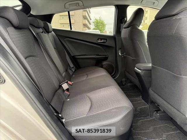 Toyota PRIUS 2017-11 7223733-17