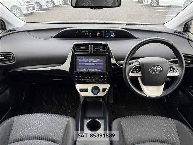 Toyota PRIUS 2017-11 7223733-1