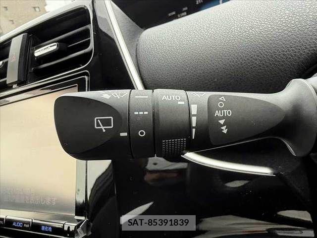Toyota PRIUS 2017-11 7223733-23