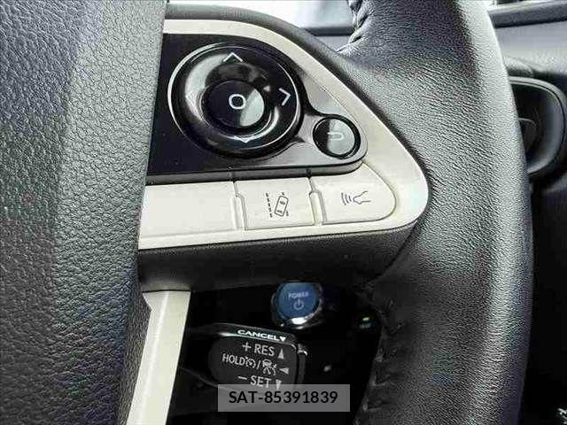 Toyota PRIUS 2017-11 7223733-5