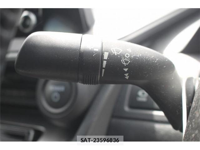 Toyota PRIUS 2023-09 7223826-26