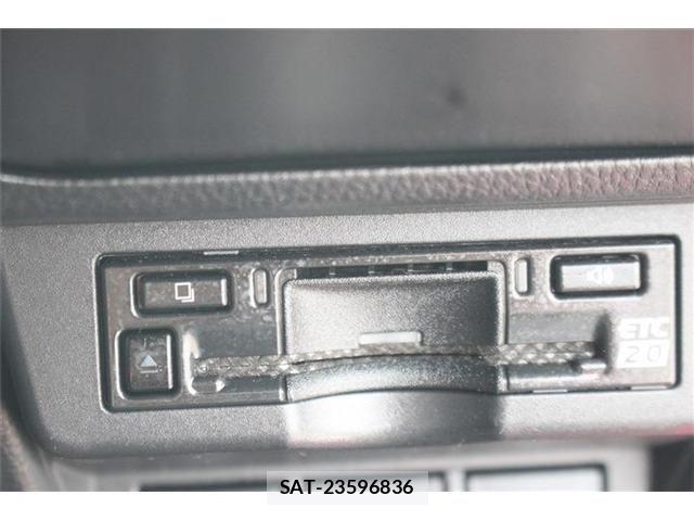 Toyota PRIUS 2023-09 7223826-4